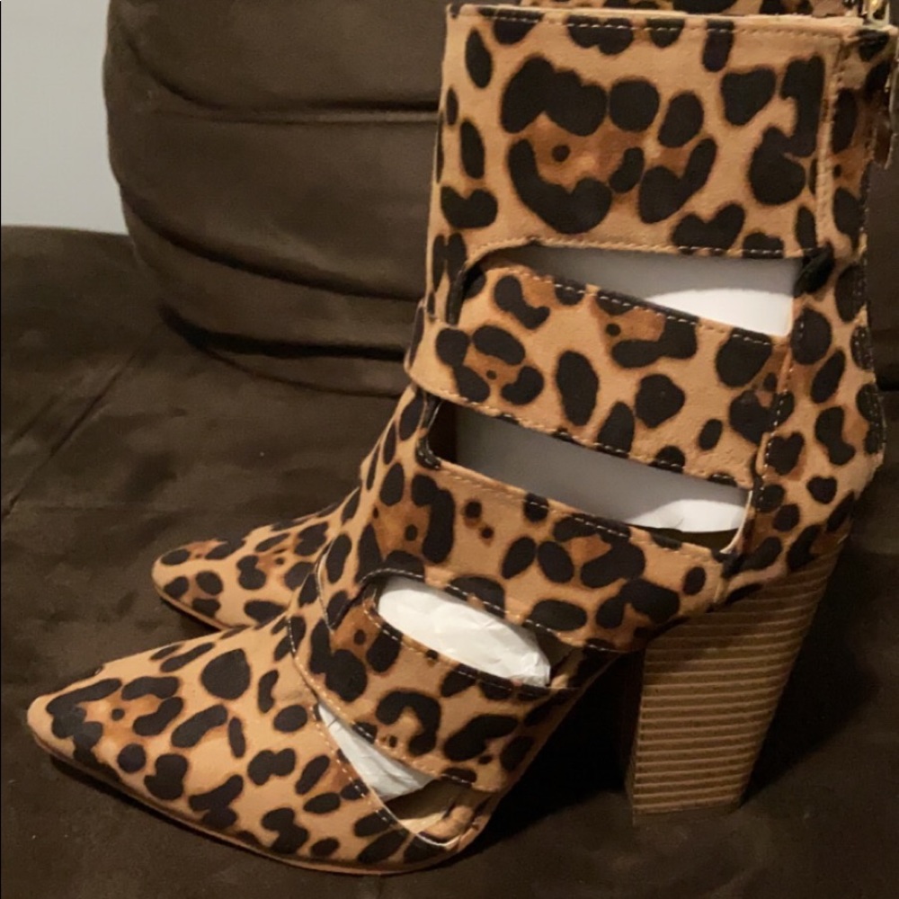 Shoes - Picture 3 of 3